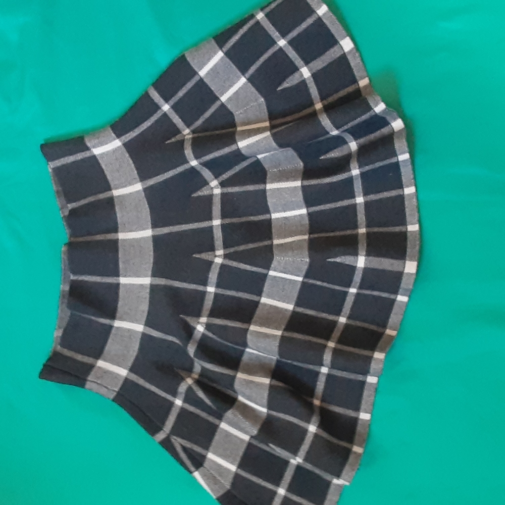 $8 BUNDLE SALE $ FRECKLES  PLAID MINI M/L